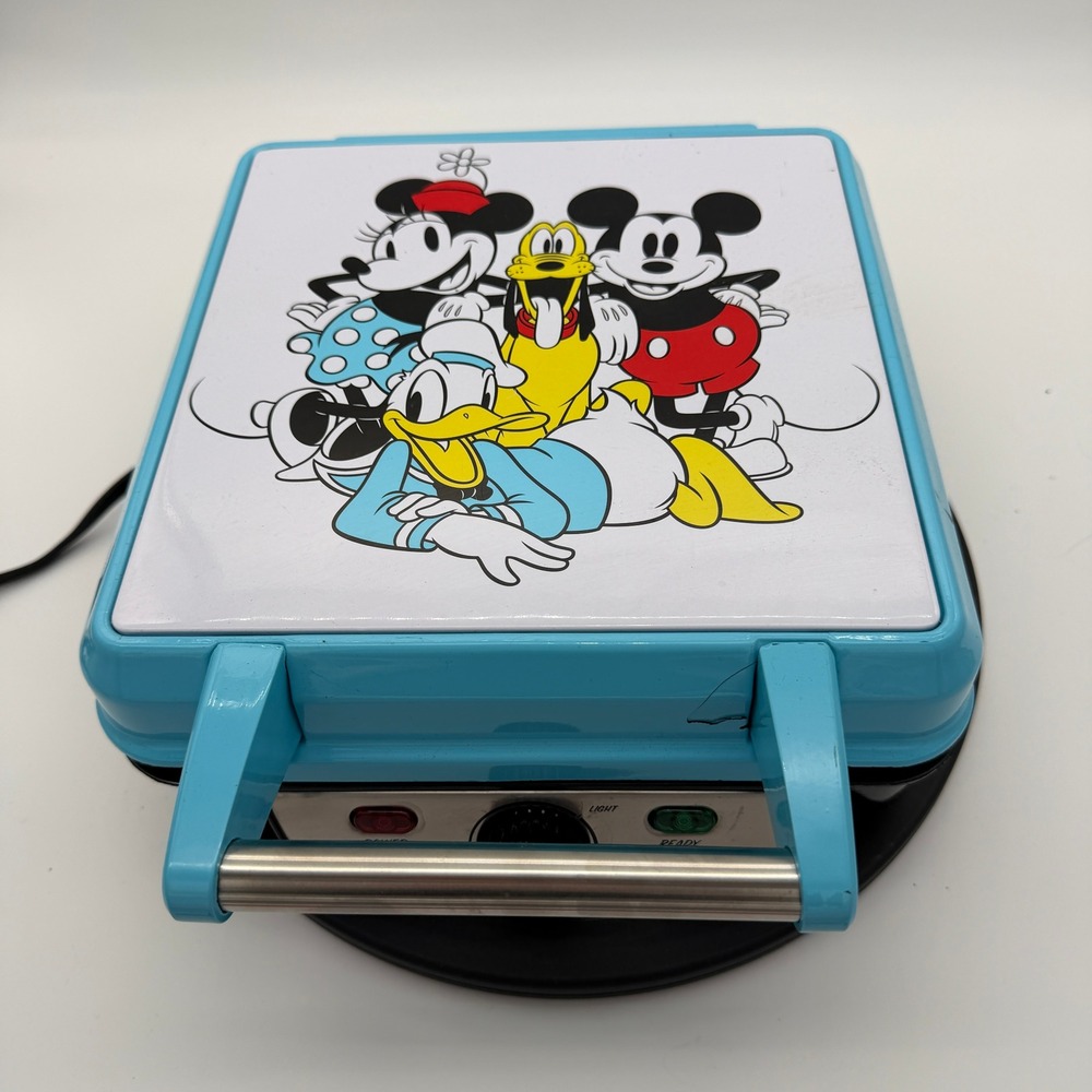 Disney Mickey and Friends 4-Slice Waffle Maker Teal Blue DSC-281B Mickey Minnie